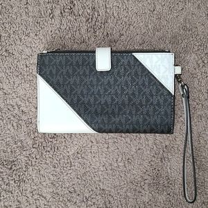 Michael Kors wallet clutch wristlet